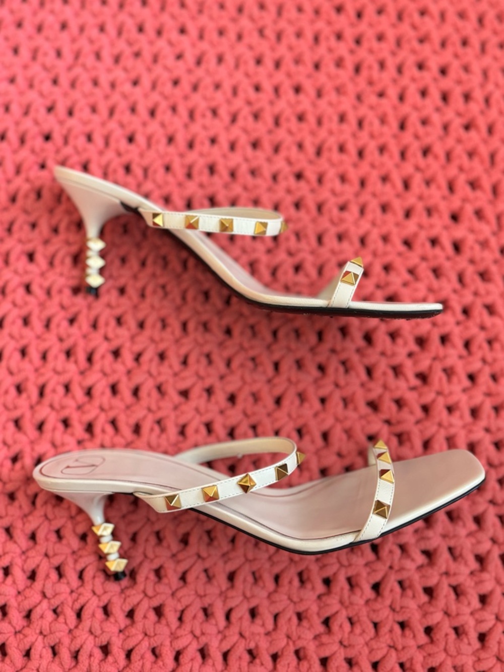 Valentino Garavani White Leather Rockstud Slide Heels, Size 11 (41) - Picture 3 of 5